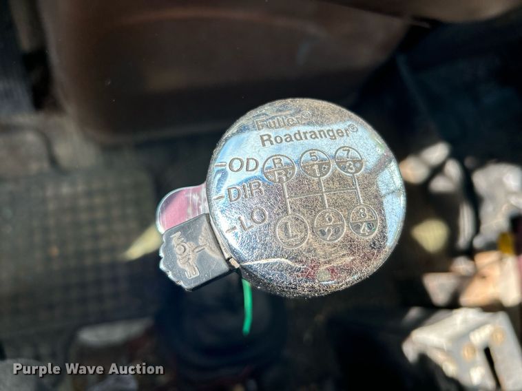 image for item EK3607 1984 Ford LTL9000  vacuum truck