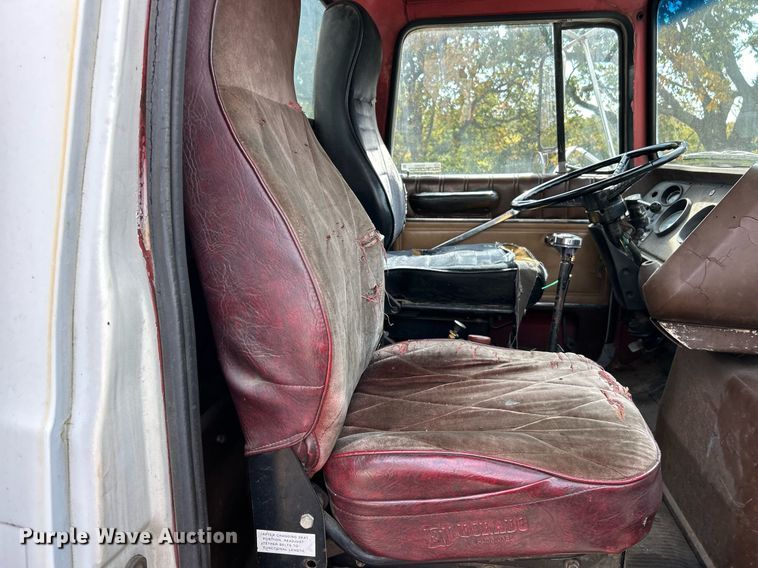 image for item EK3607 1984 Ford LTL9000  vacuum truck