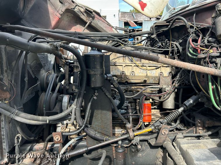 image for item EK3607 1984 Ford LTL9000  vacuum truck