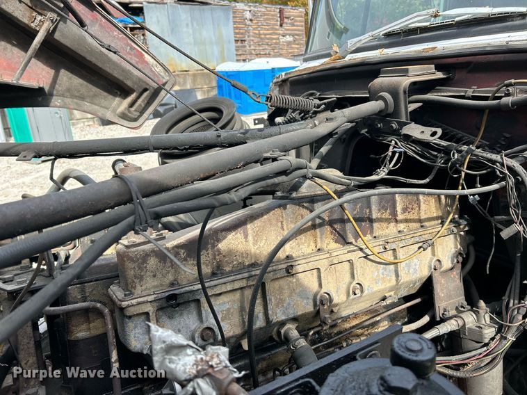 image for item EK3607 1984 Ford LTL9000  vacuum truck