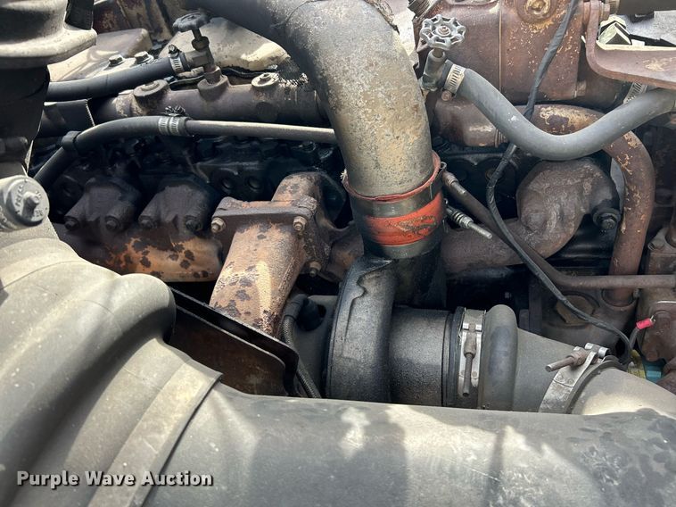 image for item EK3607 1984 Ford LTL9000  vacuum truck