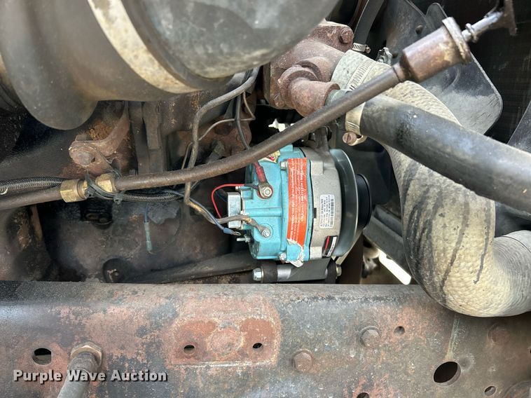 image for item EK3607 1984 Ford LTL9000  vacuum truck