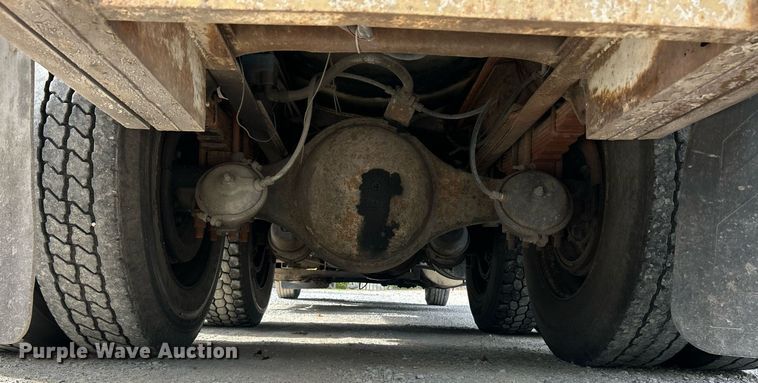 image for item EK3607 1984 Ford LTL9000  vacuum truck