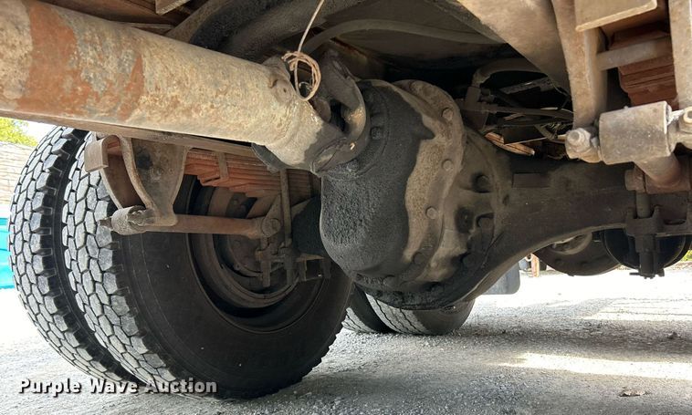 image for item EK3607 1984 Ford LTL9000  vacuum truck