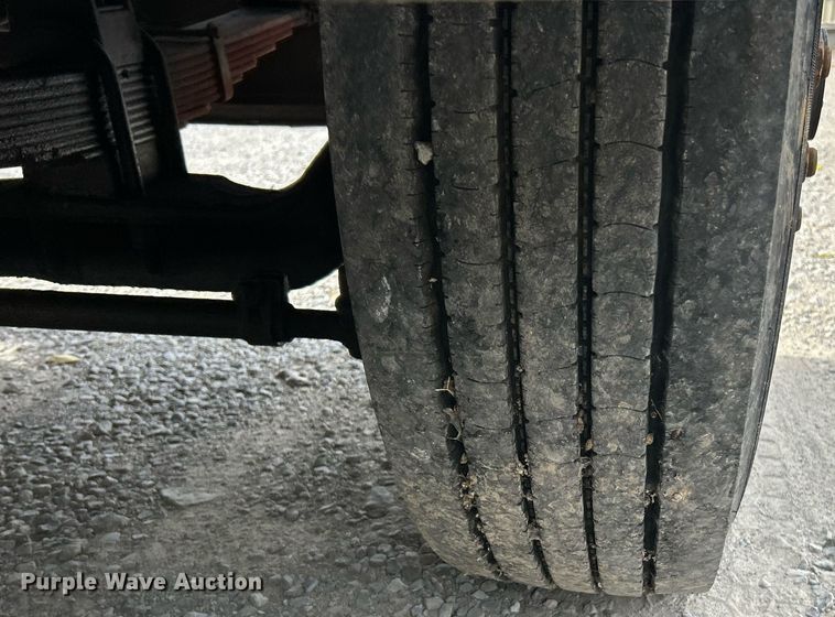 image for item EK3607 1984 Ford LTL9000  vacuum truck