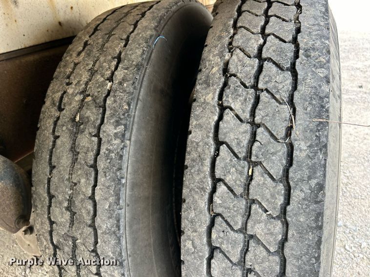 image for item EK3607 1984 Ford LTL9000  vacuum truck