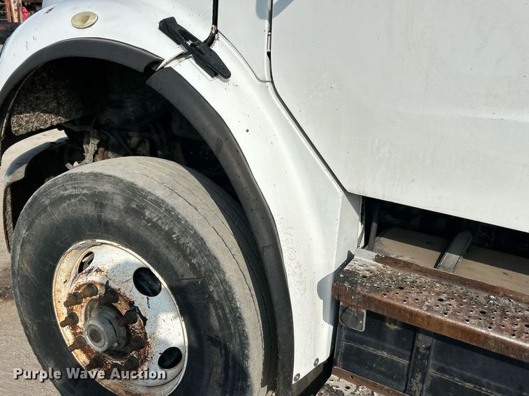 image for item EK3626 2006 Freightliner Business Class M2 oil distributor truck