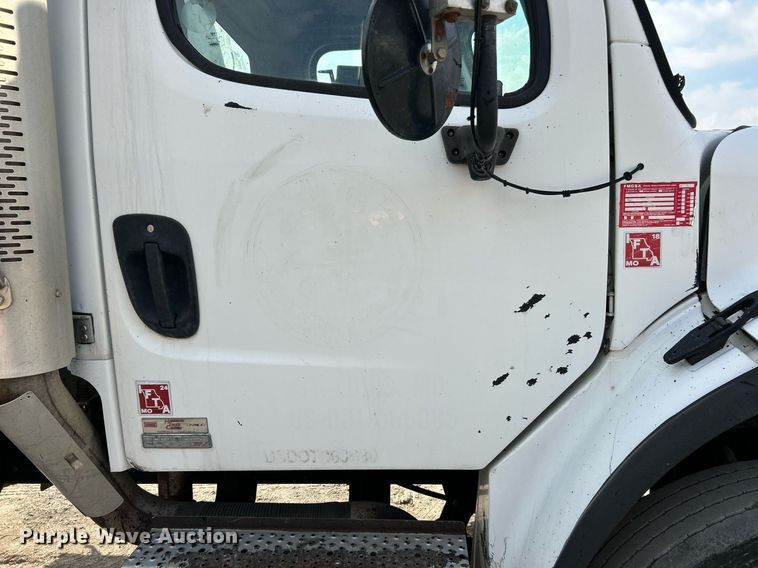 image for item EK3626 2006 Freightliner Business Class M2 oil distributor truck