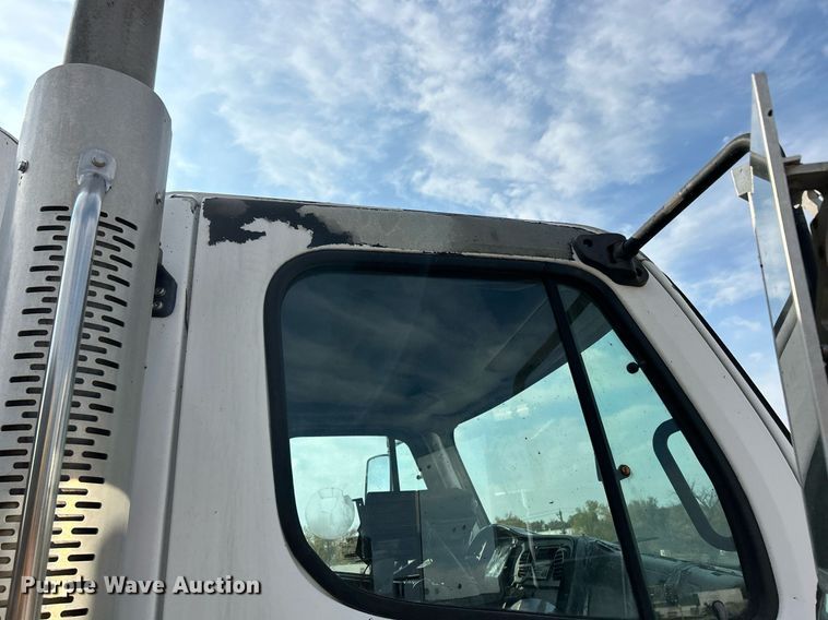 image for item EK3626 2006 Freightliner Business Class M2 oil distributor truck