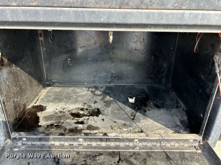 image for item EK3626 2006 Freightliner Business Class M2 oil distributor truck