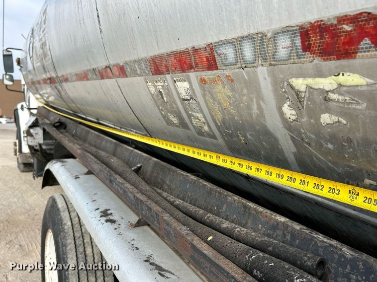 image for item EK3626 2006 Freightliner Business Class M2 oil distributor truck