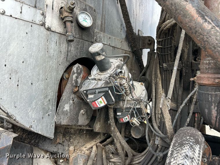 image for item EK3626 2006 Freightliner Business Class M2 oil distributor truck