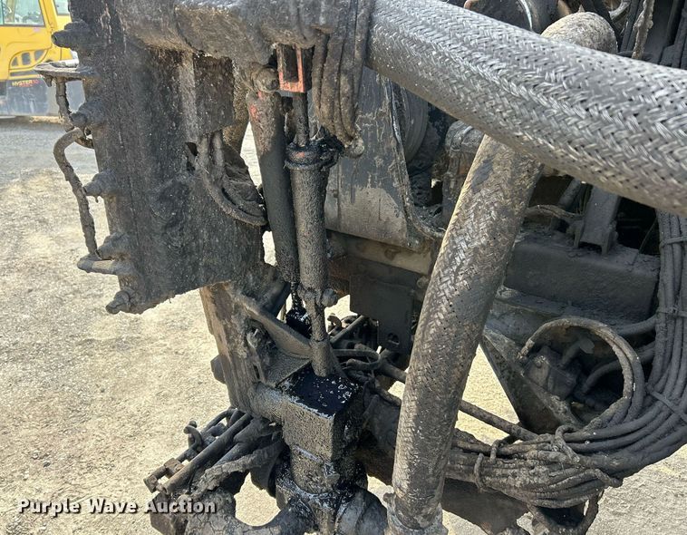 image for item EK3626 2006 Freightliner Business Class M2 oil distributor truck