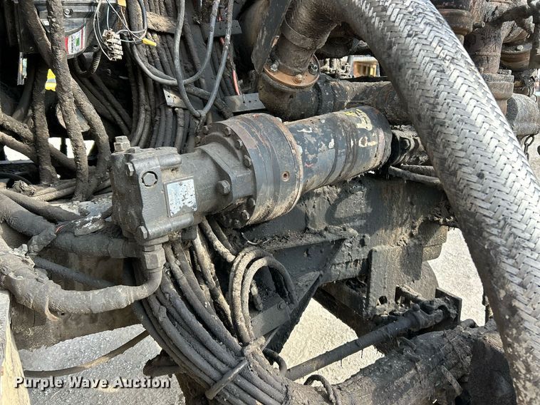 image for item EK3626 2006 Freightliner Business Class M2 oil distributor truck