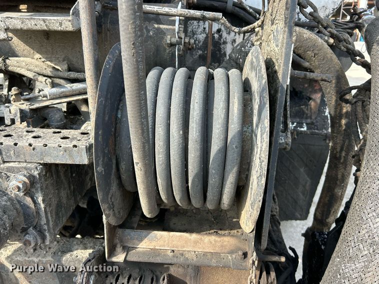 image for item EK3626 2006 Freightliner Business Class M2 oil distributor truck