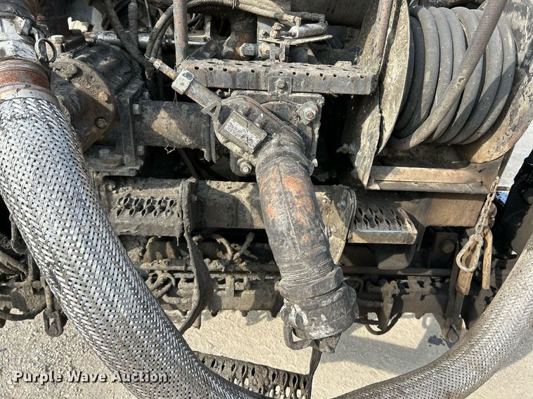 image for item EK3626 2006 Freightliner Business Class M2 oil distributor truck