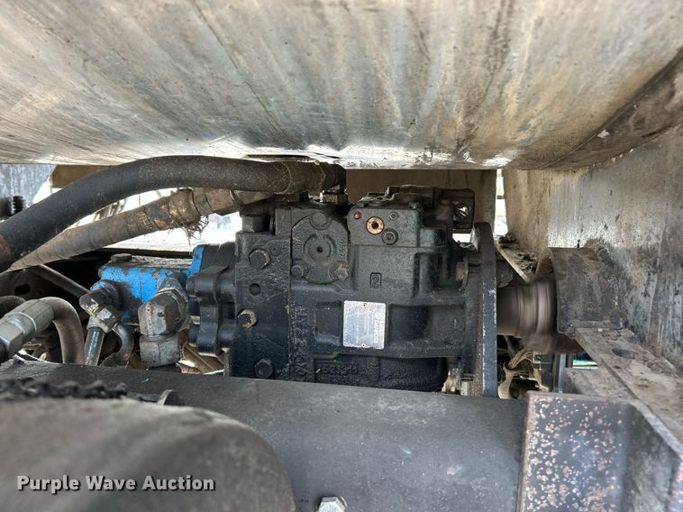 image for item EK3626 2006 Freightliner Business Class M2 oil distributor truck