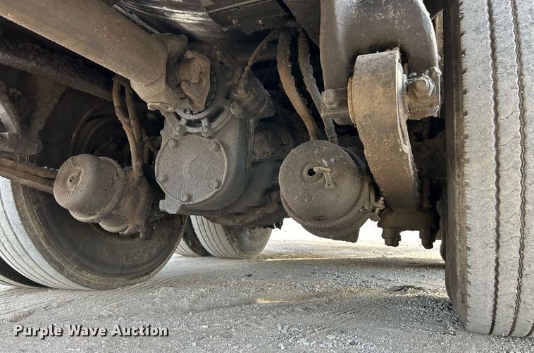 image for item EK3626 2006 Freightliner Business Class M2 oil distributor truck