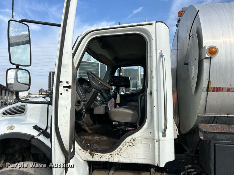 image for item EK3626 2006 Freightliner Business Class M2 oil distributor truck