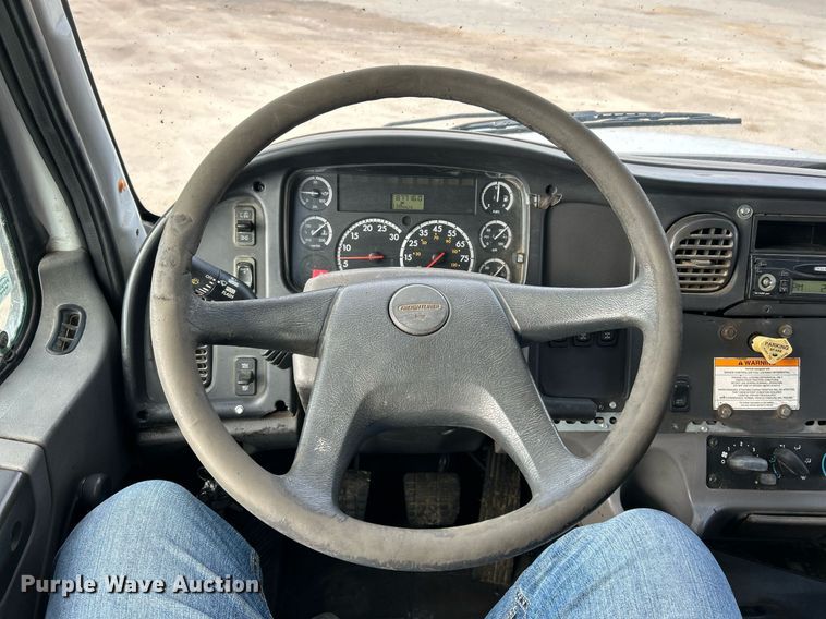 image for item EK3626 2006 Freightliner Business Class M2 oil distributor truck