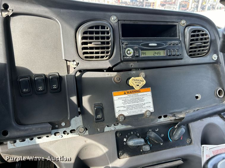 image for item EK3626 2006 Freightliner Business Class M2 oil distributor truck