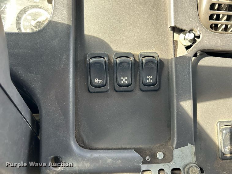 image for item EK3626 2006 Freightliner Business Class M2 oil distributor truck