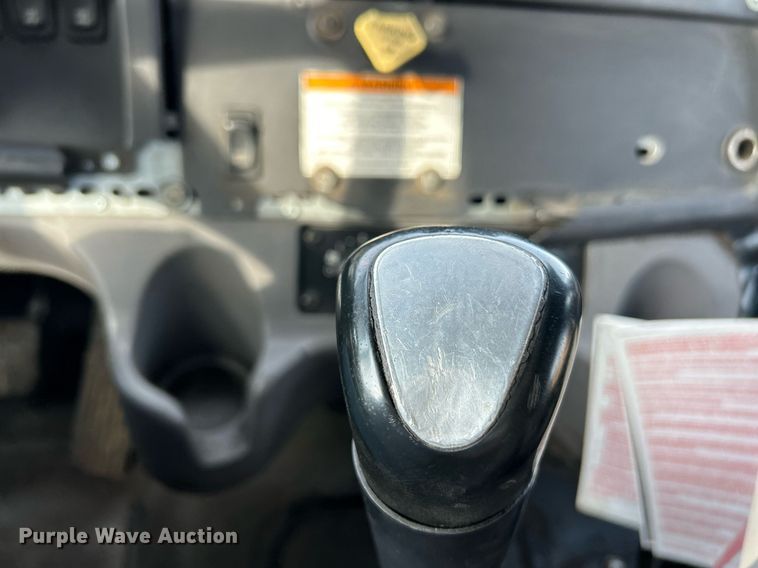 image for item EK3626 2006 Freightliner Business Class M2 oil distributor truck