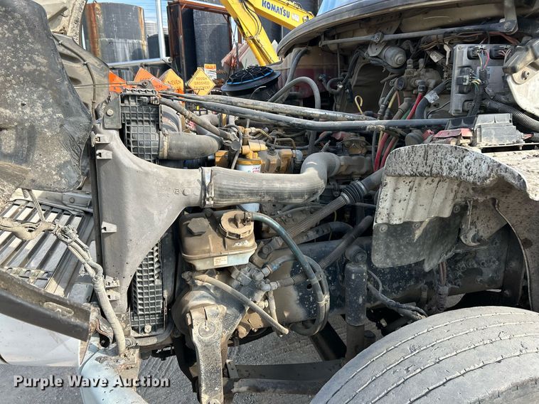 image for item EK3626 2006 Freightliner Business Class M2 oil distributor truck