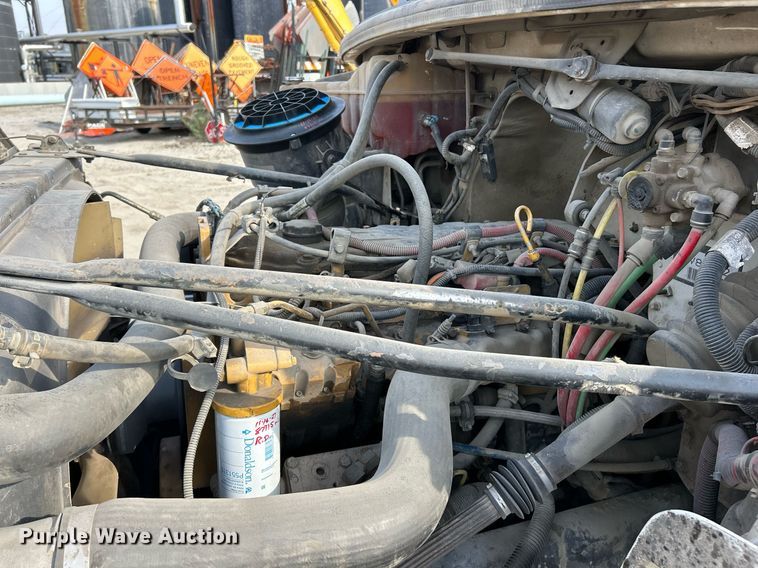 image for item EK3626 2006 Freightliner Business Class M2 oil distributor truck