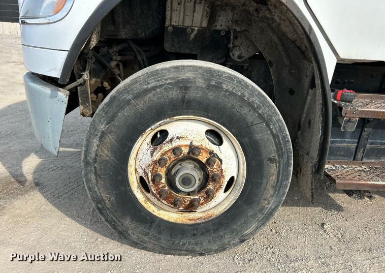 image for item EK3626 2006 Freightliner Business Class M2 oil distributor truck