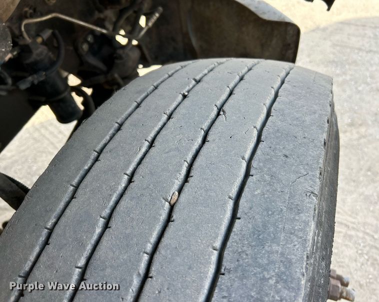 image for item EK3626 2006 Freightliner Business Class M2 oil distributor truck