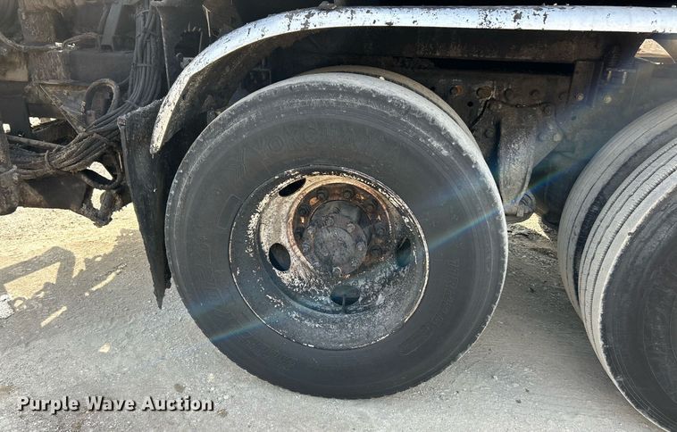 image for item EK3626 2006 Freightliner Business Class M2 oil distributor truck