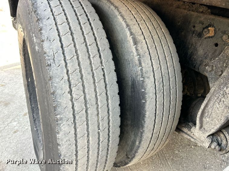 image for item EK3626 2006 Freightliner Business Class M2 oil distributor truck