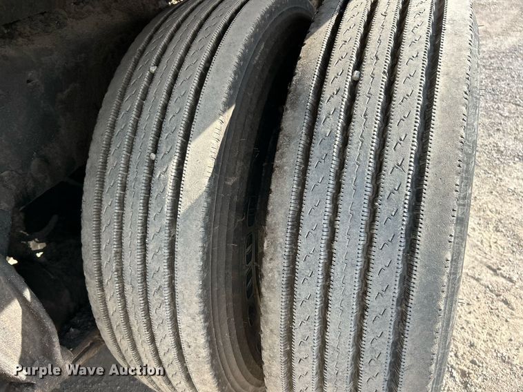 image for item EK3626 2006 Freightliner Business Class M2 oil distributor truck