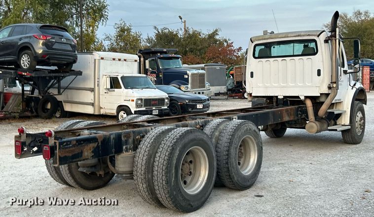 image for item EK3645 2005 Freightliner Business Class M2 106 truck cab and chassis