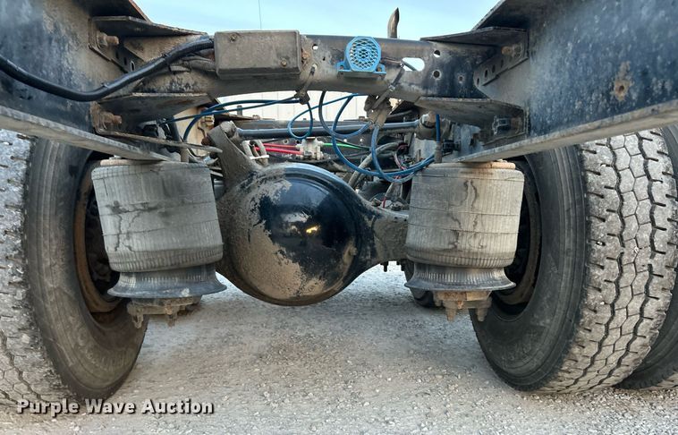 image for item EK3645 2005 Freightliner Business Class M2 106 truck cab and chassis