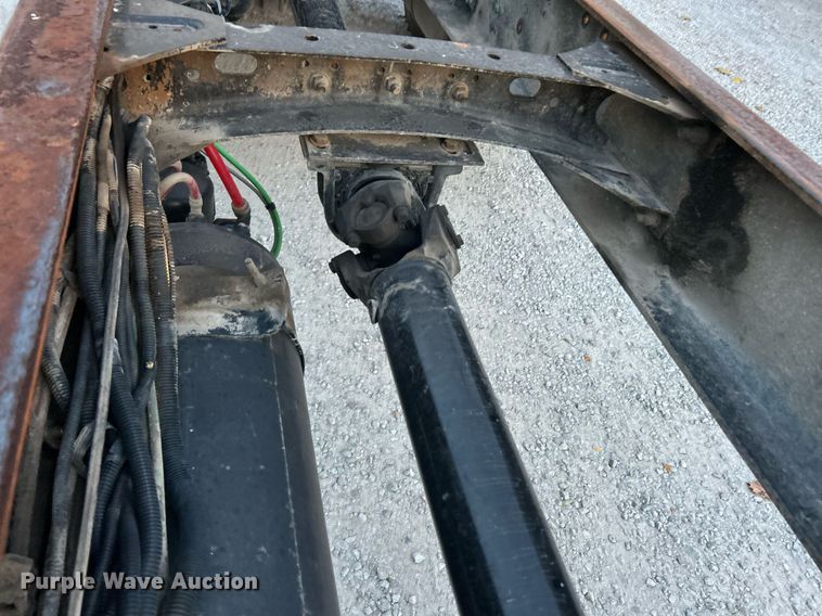 image for item EK3645 2005 Freightliner Business Class M2 106 truck cab and chassis