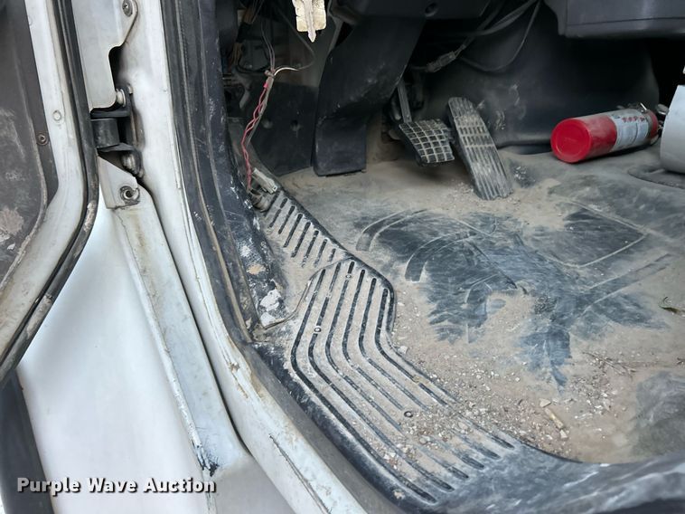 image for item EK3645 2005 Freightliner Business Class M2 106 truck cab and chassis