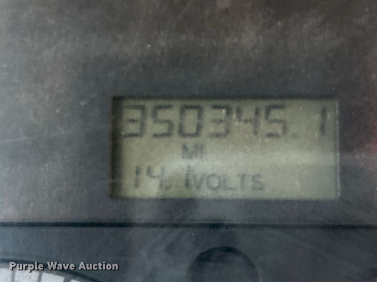 image for item EK3645 2005 Freightliner Business Class M2 106 truck cab and chassis