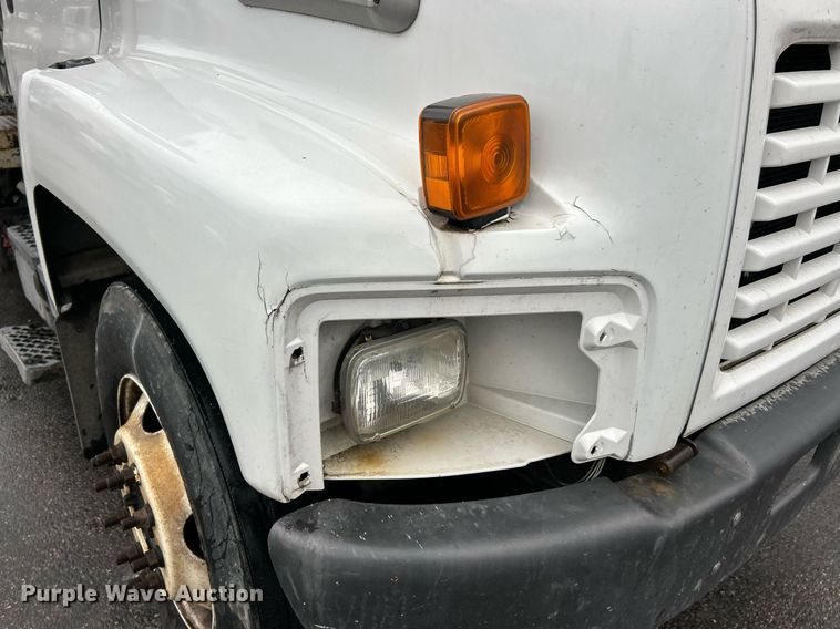 image for item EK3657 2007 GMC C7500 flatbed truck