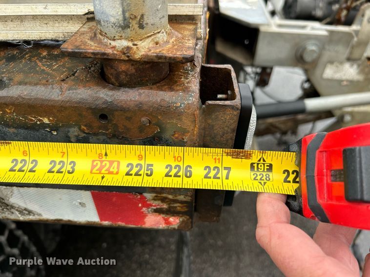 image for item EK3657 2007 GMC C7500 flatbed truck