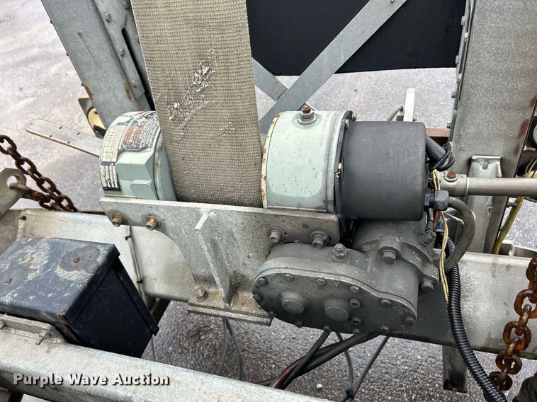 image for item EK3657 2007 GMC C7500 flatbed truck