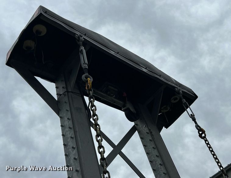 image for item EK3657 2007 GMC C7500 flatbed truck