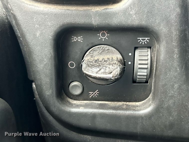 image for item EK3657 2007 GMC C7500 flatbed truck