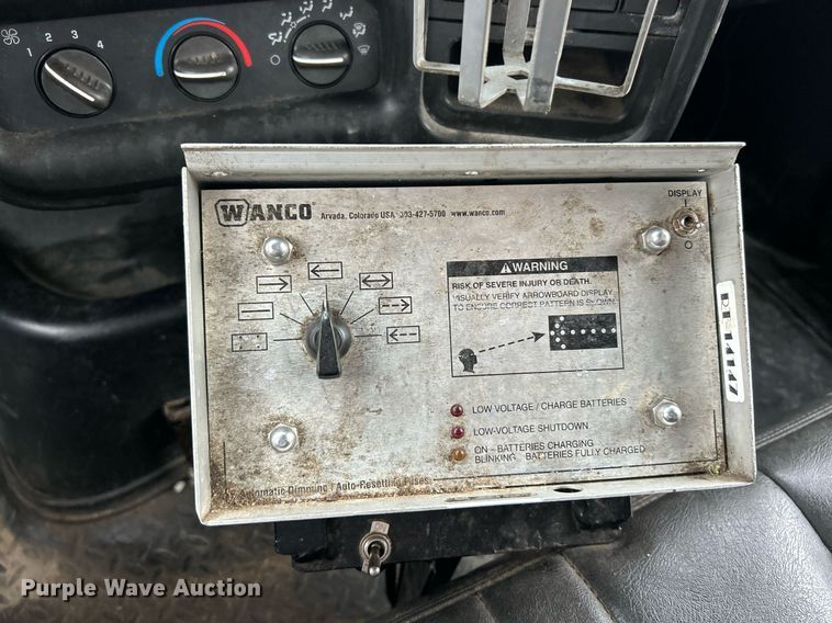 image for item EK3657 2007 GMC C7500 flatbed truck