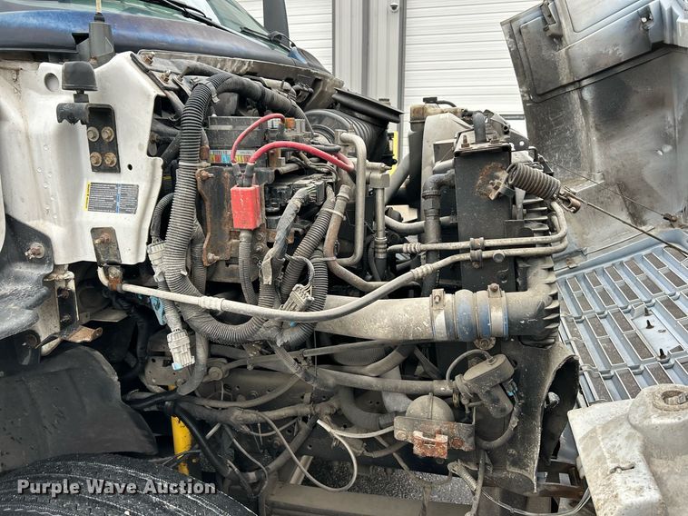 image for item EK3657 2007 GMC C7500 flatbed truck