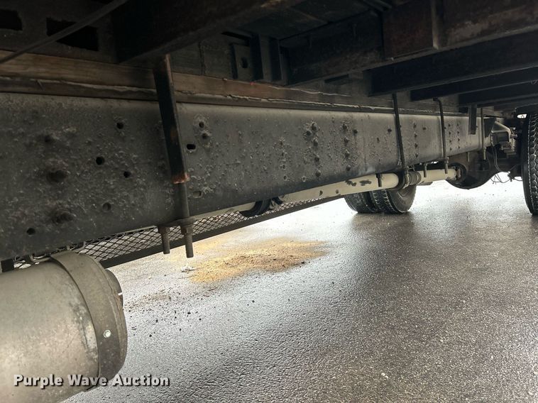 image for item EK3657 2007 GMC C7500 flatbed truck