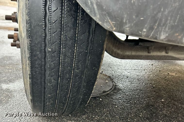 image for item EK3657 2007 GMC C7500 flatbed truck