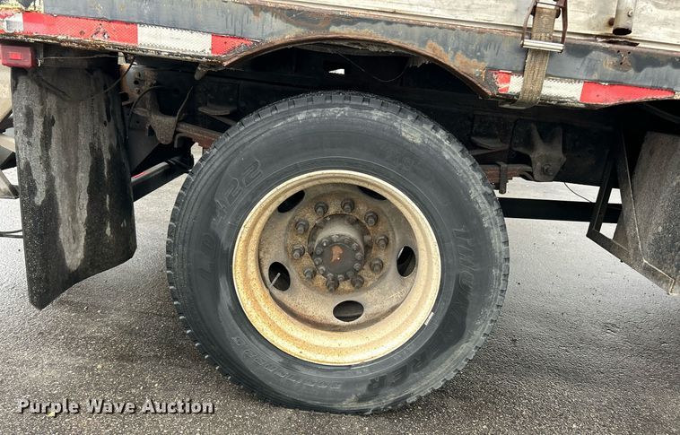 image for item EK3657 2007 GMC C7500 flatbed truck