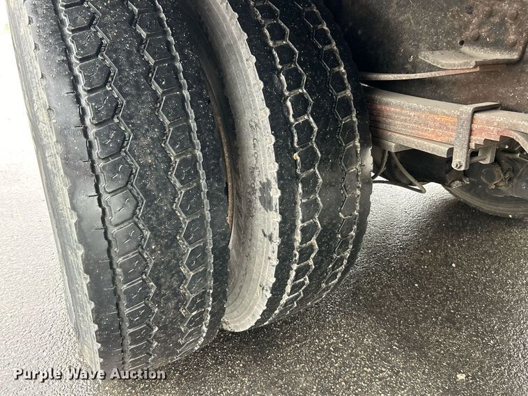 image for item EK3657 2007 GMC C7500 flatbed truck